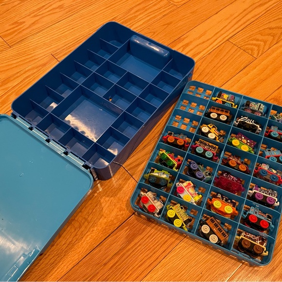 Thomas the train, mini trains, and carrying case 25 trains and case - Picture 8 of 12